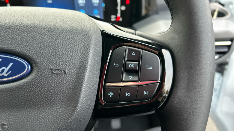 Ford Tourneo Custom 320 L1 Diesel Fwd 2.0 EcoBlue 136ps H1 Titanium 8 seater Auto